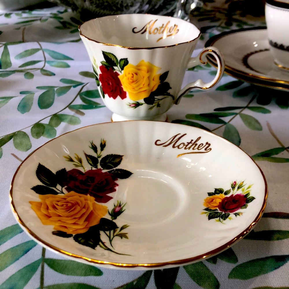 Royal Grafton Mother tea cup and Saucer English Bone China Vintage - Picture 1 of 8